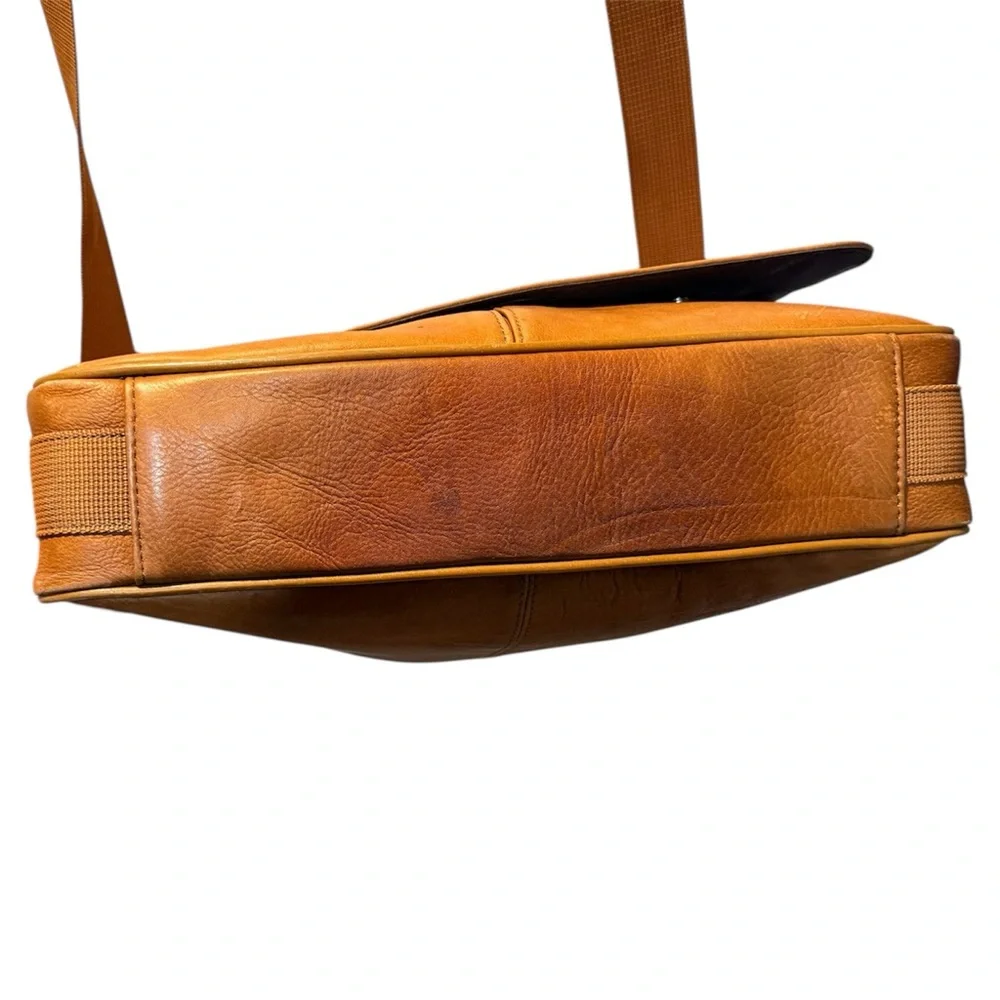 Kenneth Cole Reaction Men's Tan Leather Messenger Bag